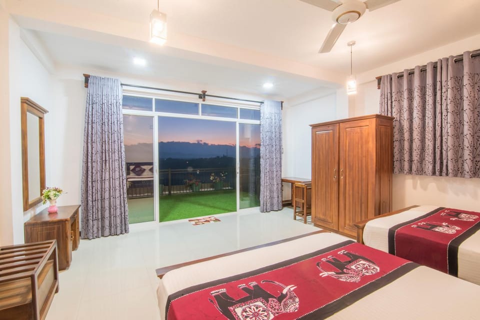 Bedroom, On site, Mountain view, River view, Sunset