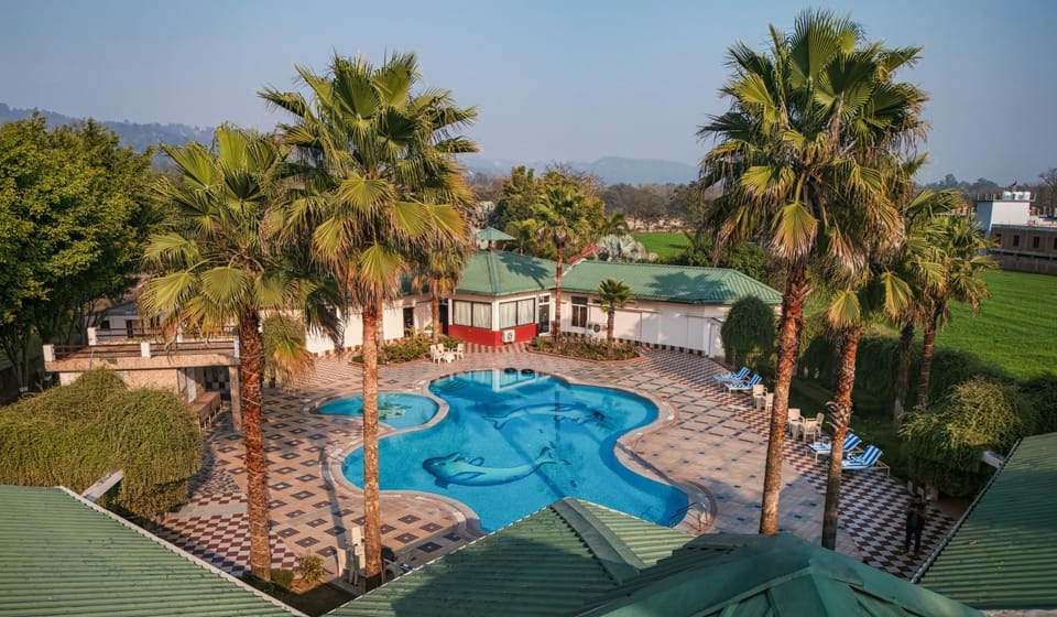 Swimming pool