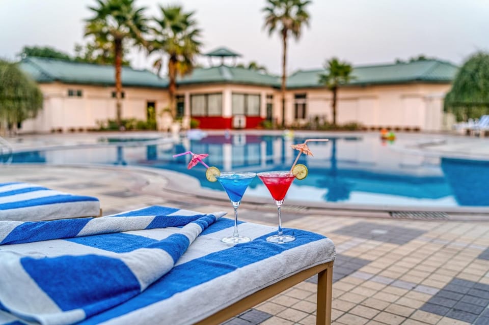 Pool view, Swimming pool