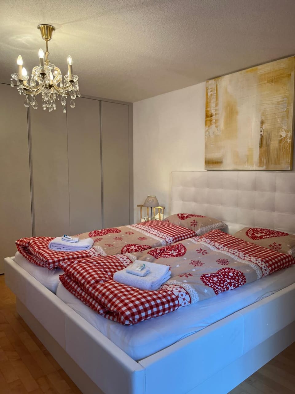 Bed, Photo of the whole room