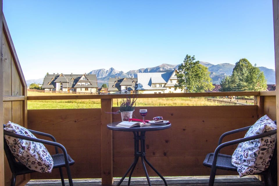 Balcony/Terrace, Mountain view