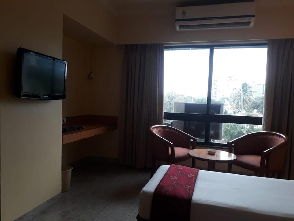 The Samrat Hotel near Pune Railway Station Hotel in Pune