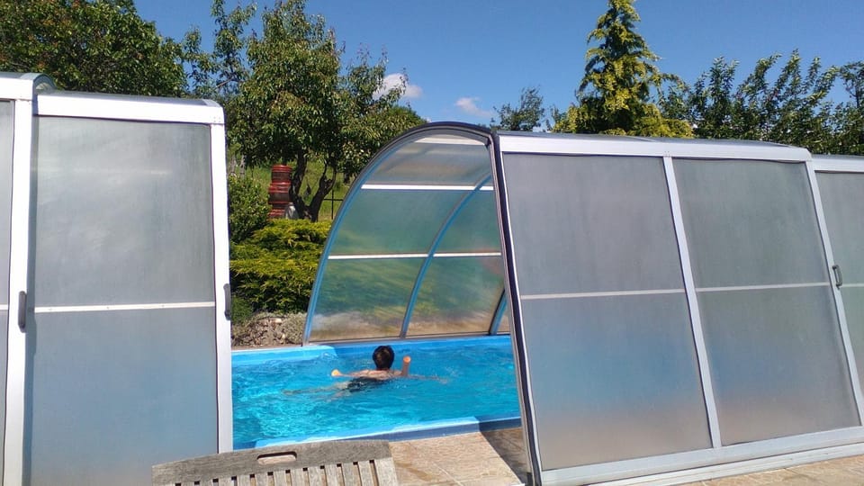 Swimming pool, Swimming pool