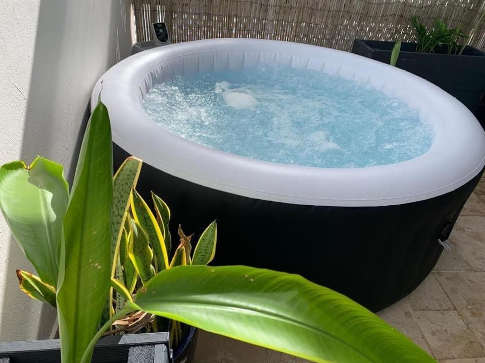 Hot Tub, Spa and wellness centre/facilities