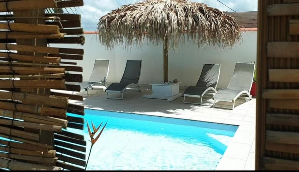 Swimming pool, Swimming pool