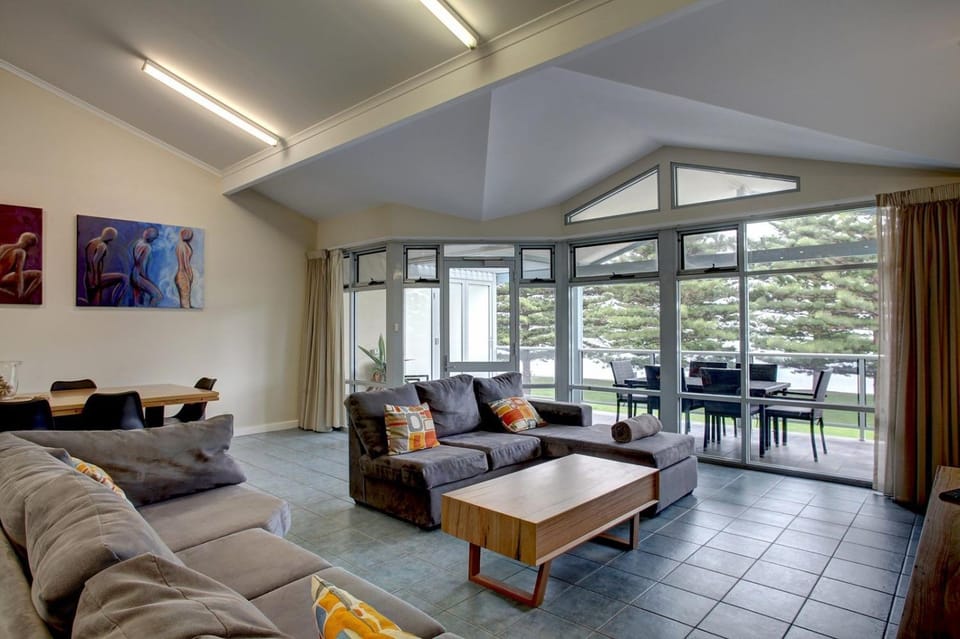 Balcony/Terrace, Living room, Beach