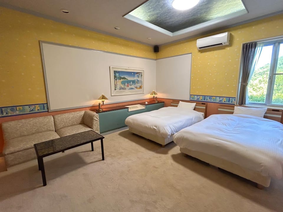 Bed, Photo of the whole room