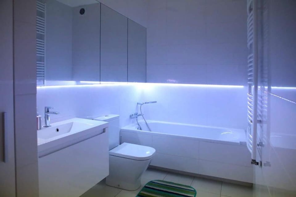 Bathroom, Decorative detail