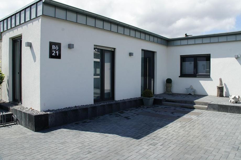 Property building, Facade/entrance