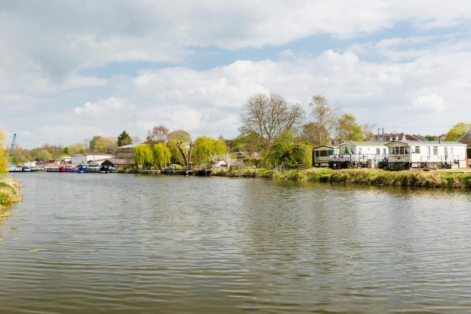 Neighbourhood, Activities