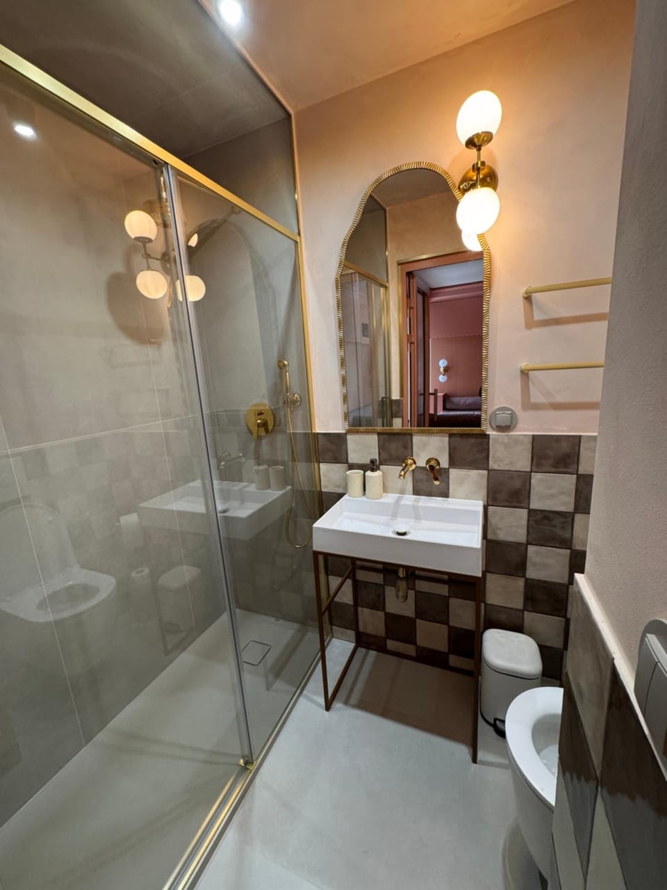 Shower, Toilet, Bathroom, towels