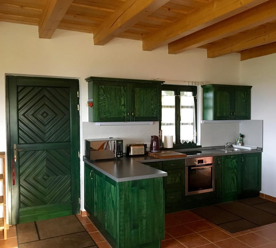 Coffee/tea facilities, Kitchen or kitchenette, Communal kitchen