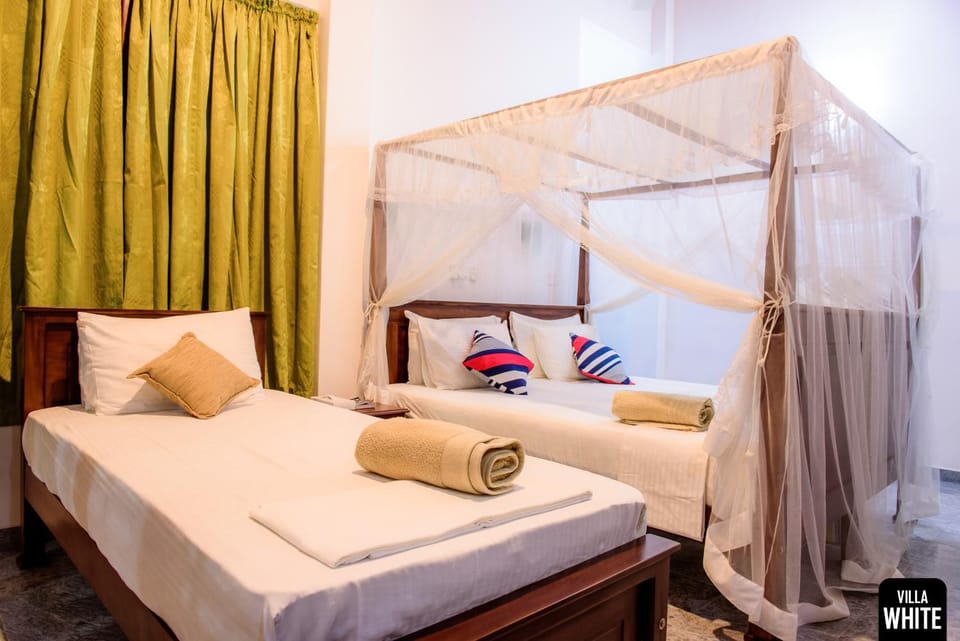 Villa White Bed and Breakfast in Hikkaduwa