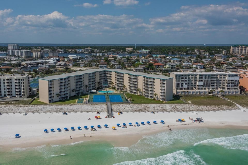Holiday Surf and Racquet Club 711 House in Destin