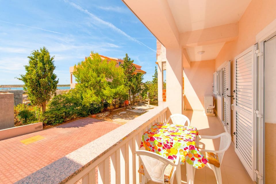 View (from property/room), Balcony/Terrace, Seating area