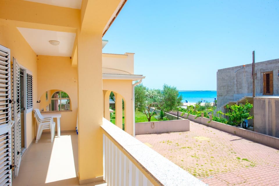 View (from property/room), Balcony/Terrace