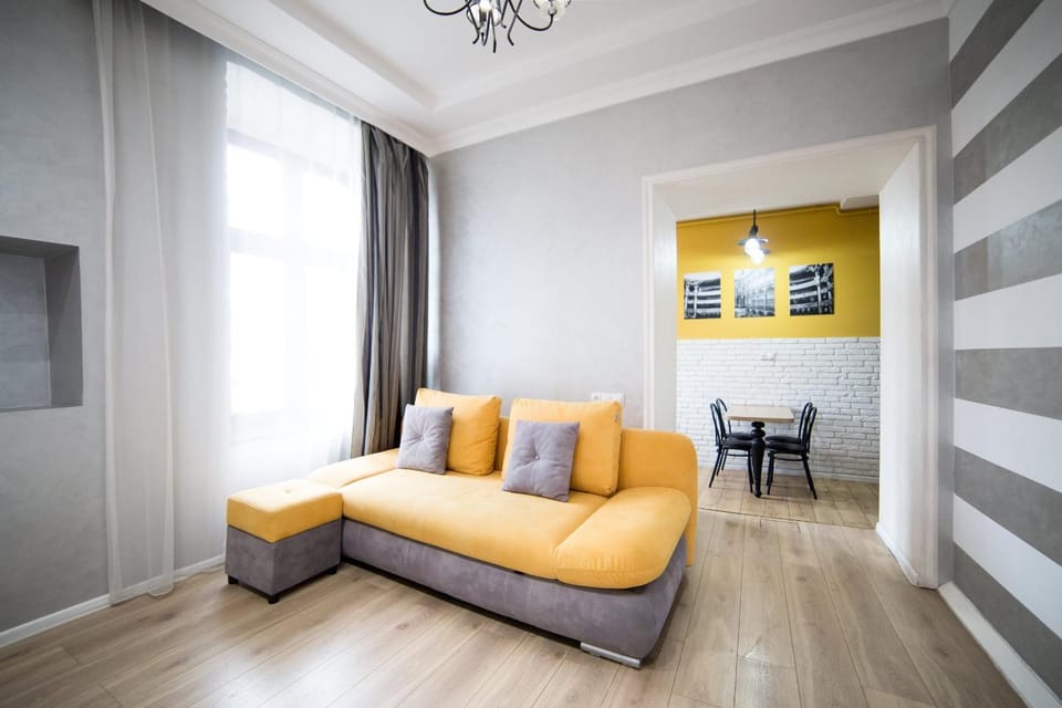 Апартаменти-студіо для 4-х площа Міцкевича 5 - проспект Свободи Apartment in Lviv