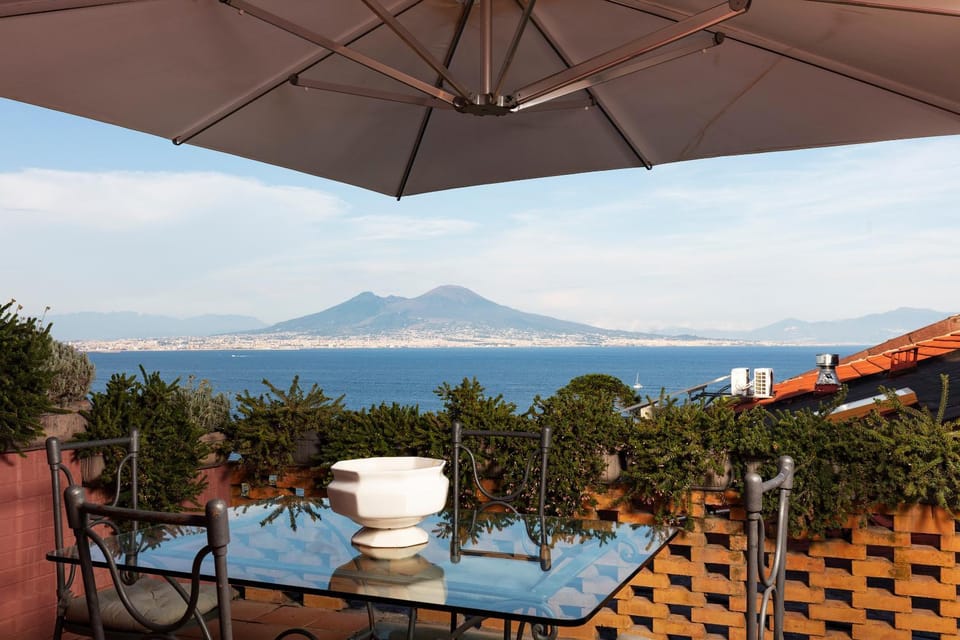 Patio, Natural landscape, View (from property/room), Balcony/Terrace, Dining area, Mountain view, Sea view