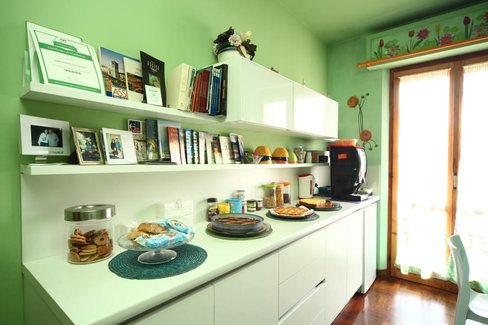 Breakfast, Internal: Not applicable to any particular room
