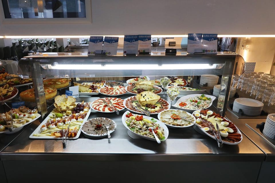 Restaurant/places to eat, Food