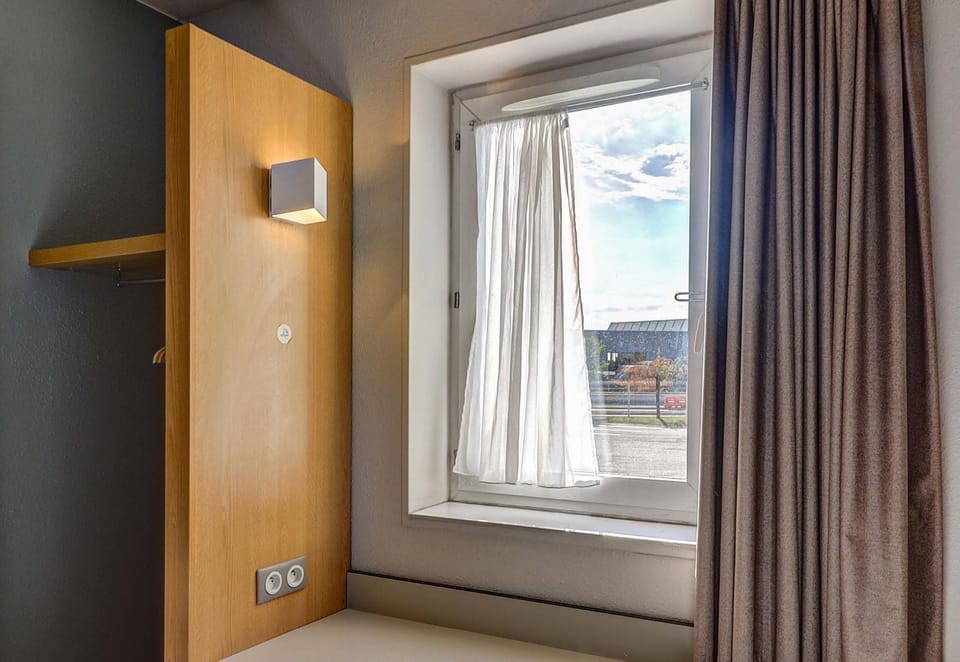 View (from property/room), Bedroom, City view