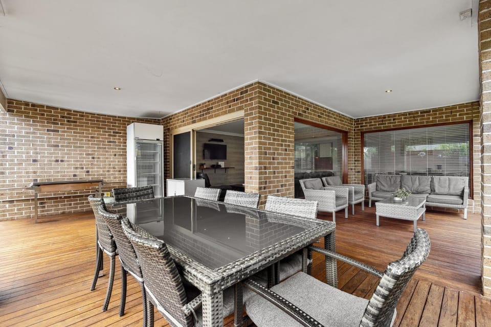 BBQ facilities, Dining area