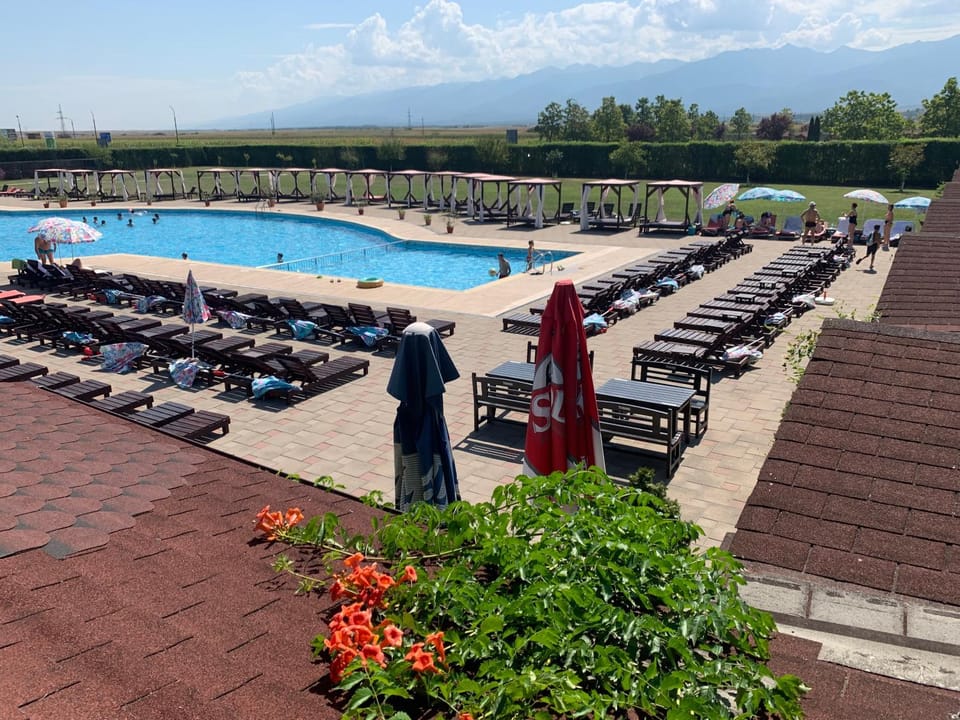 Aqua Club Elatis Bed and Breakfast in Romania