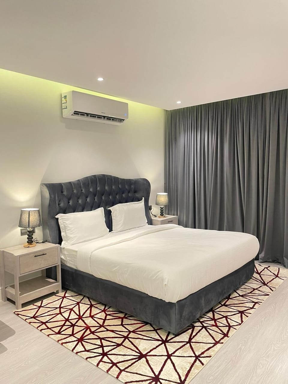 Bed, Photo of the whole room, Bedroom, air conditioner