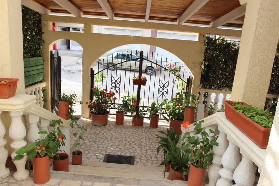 Facade/entrance, Day, Decorative detail