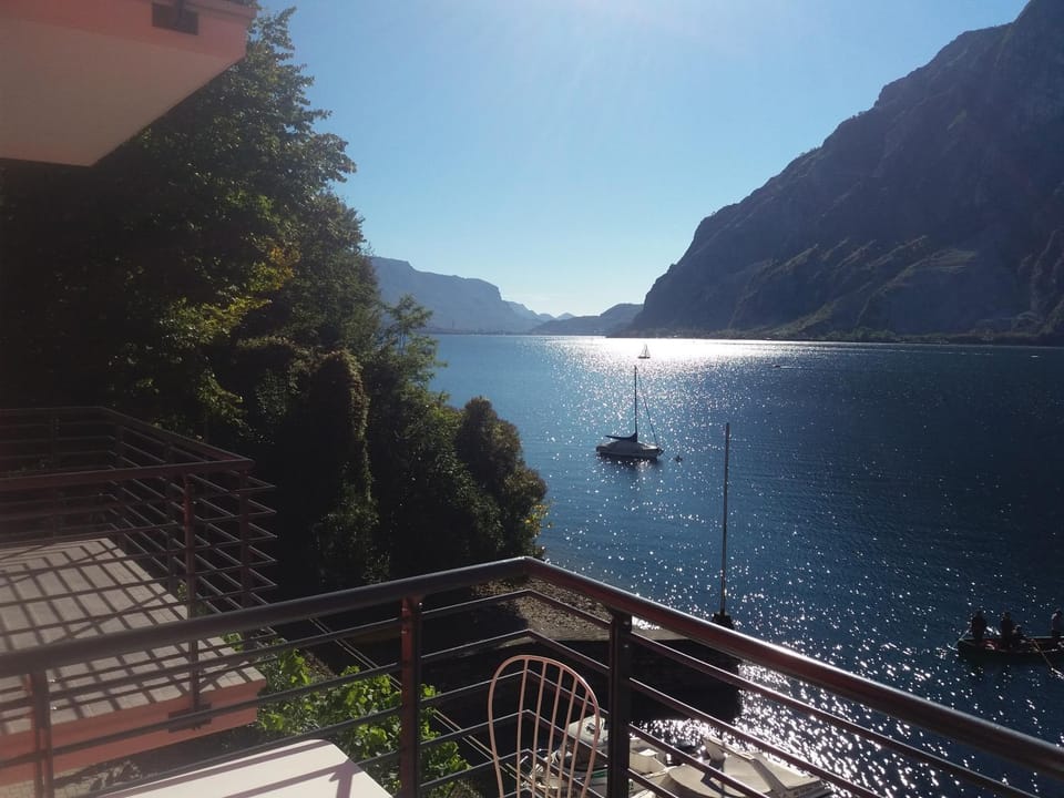Balcony/Terrace, Lake view