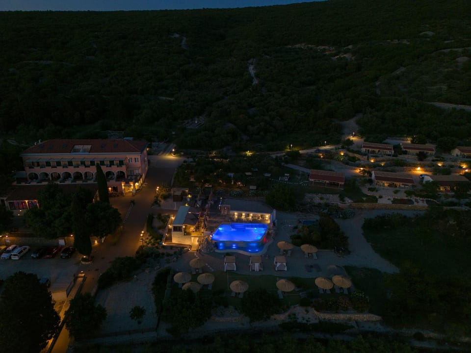 Night, Bird's eye view