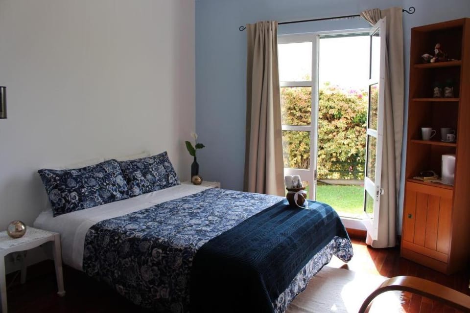 Sunset Sea Breeze Bed and Breakfast in Madeira District