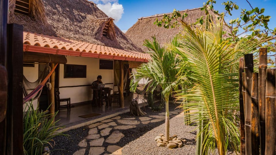 Property building, Patio, Garden, Balcony/Terrace
