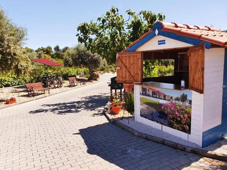 Monte Família Ferreira Bed and Breakfast in Santarém District, Portugal