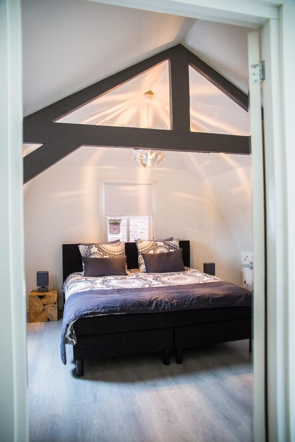 Bed, Photo of the whole room