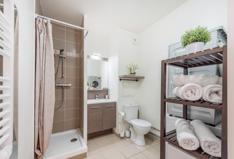 Shower, Toilet, Bathroom