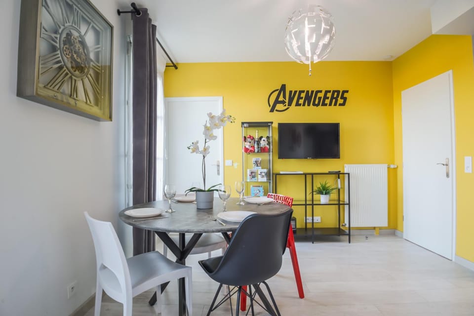 TV and multimedia, Living room, Dining area, Evening entertainment