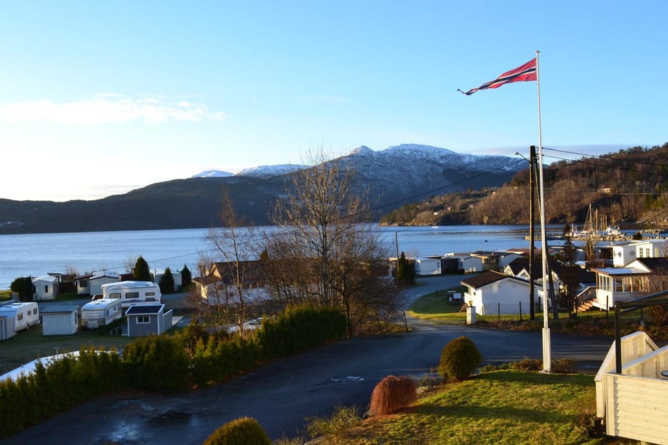 Garden, Lake view, Landmark view, Mountain view