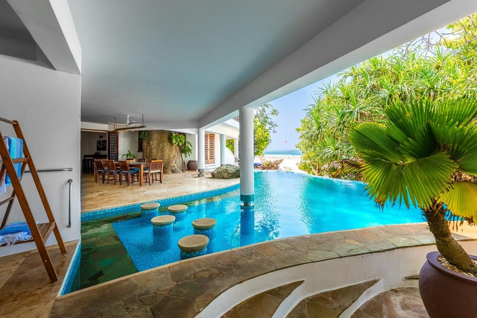Tequila Sunrise Beach Villa-Diani Beach Villa in Kenya