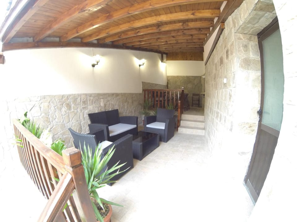 Patio, BBQ facilities