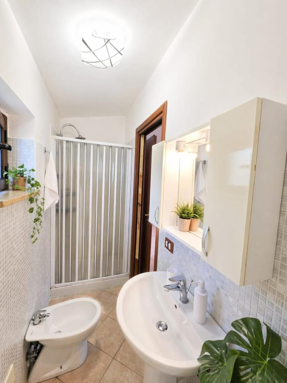 Toilet, Bathroom, bidet, towels