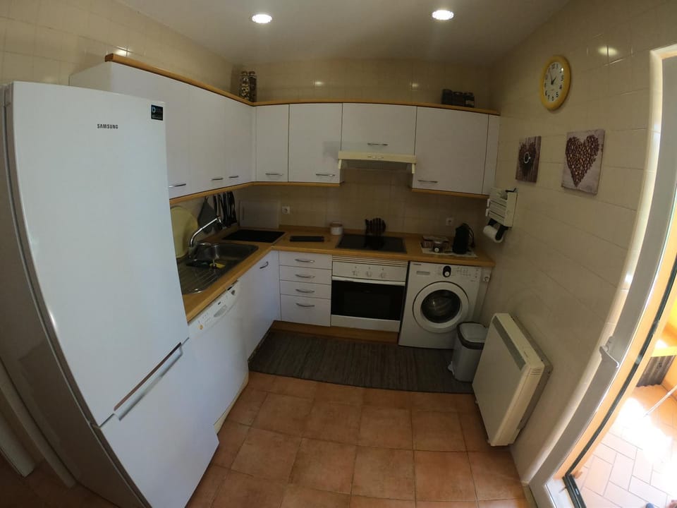Kitchen or kitchenette, Communal kitchen