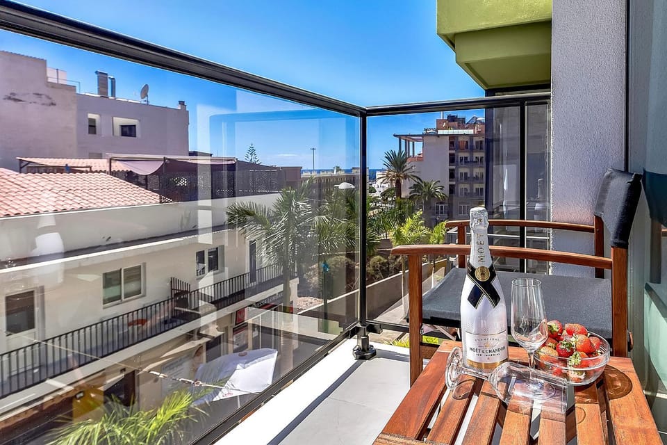 Hortensia Suites Apartments, Los Cristianos, Tenerife Apartment in Los Cristianos