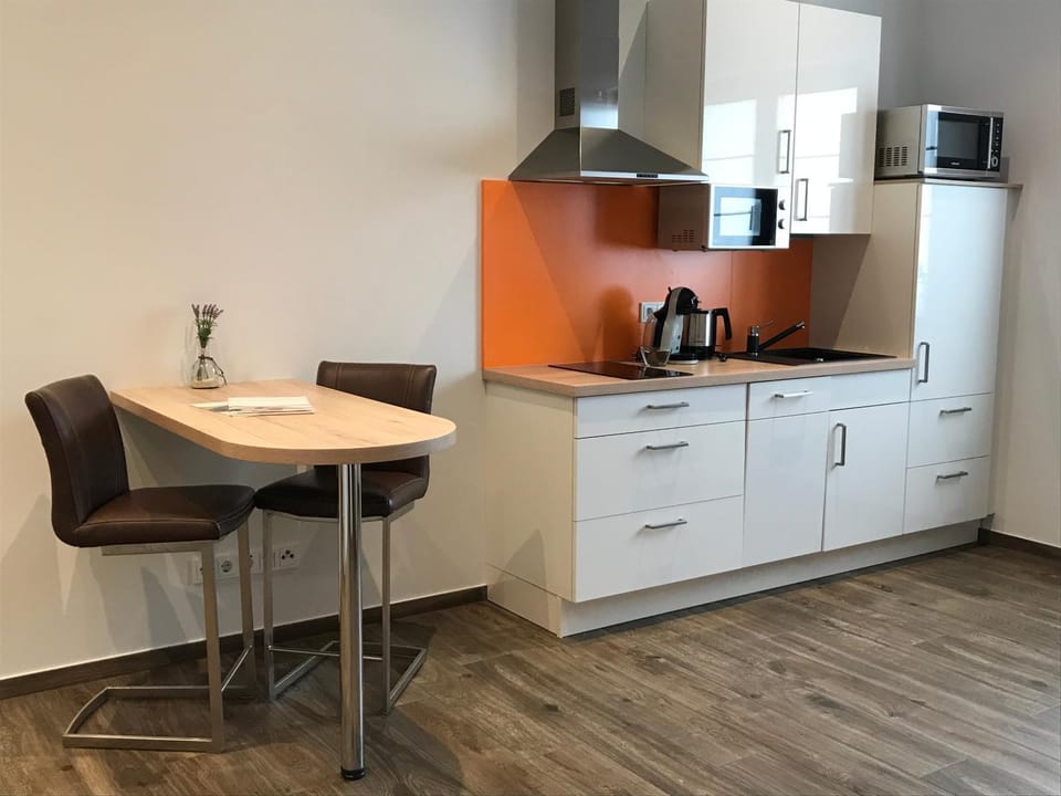 Coffee/tea facilities, Kitchen or kitchenette, Dining area, pet friendly, stove