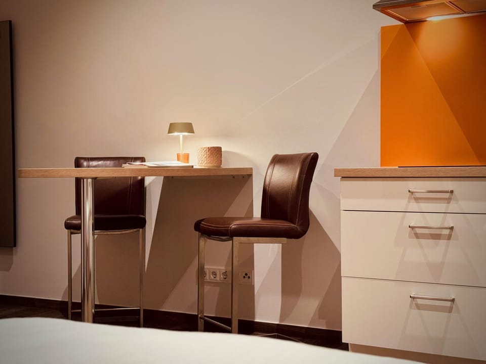 TV and multimedia, Coffee/tea facilities, Kitchen or kitchenette, Business facilities, Dining area, dishwasher, oven, stove, towels, laundry, air conditioner