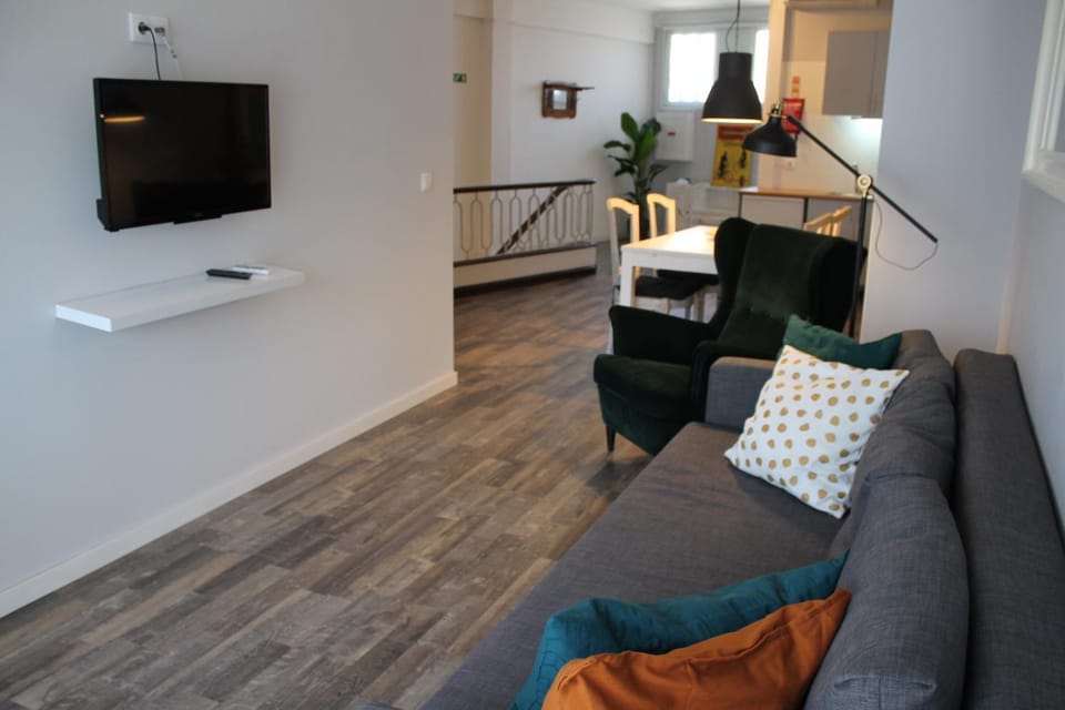 TV and multimedia, Seating area