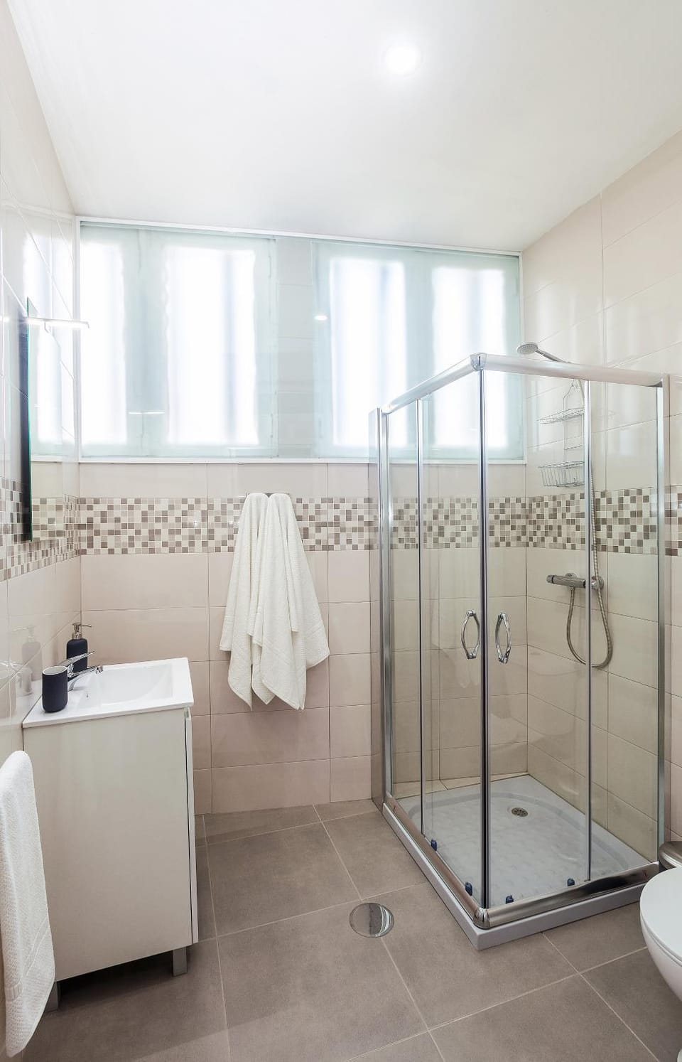 Shower, Bathroom, towels