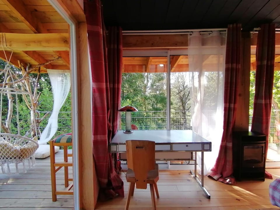 Patio, Garden, View (from property/room), Balcony/Terrace, Living room, Seating area, Garden view, Sunrise