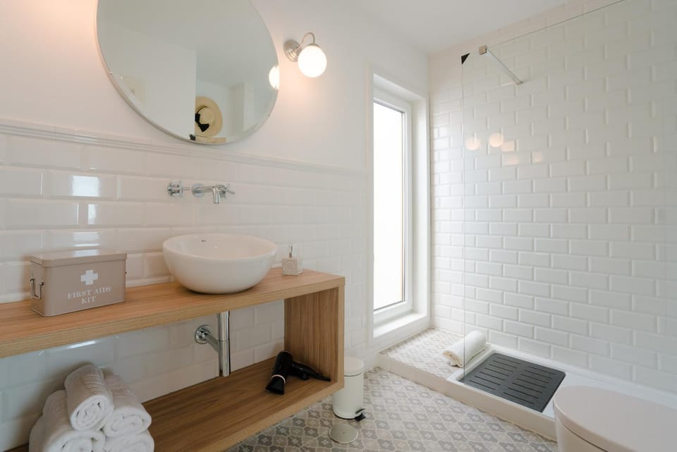 Shower, Bathroom, towels