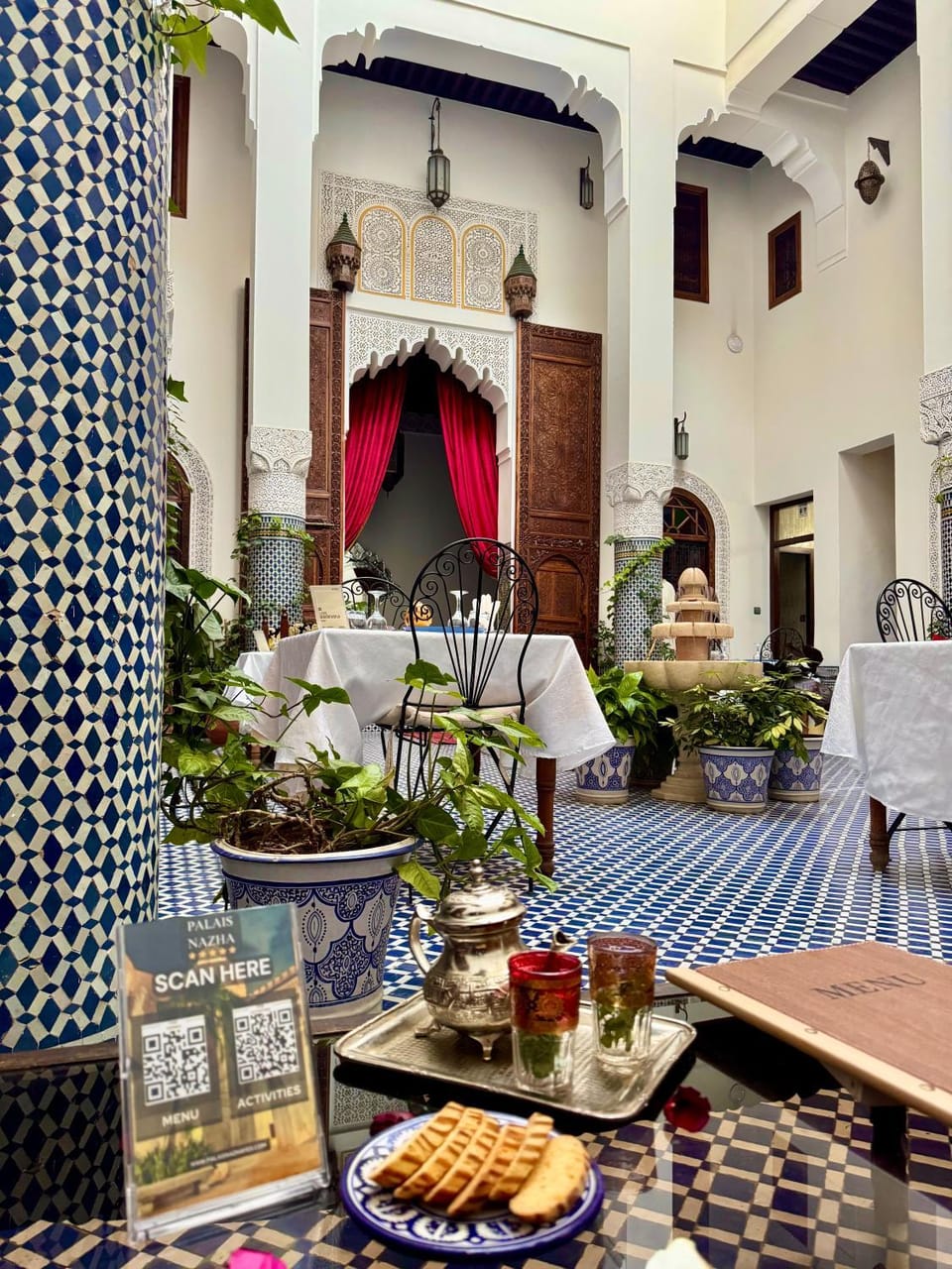 Restaurant/places to eat, Lobby or reception